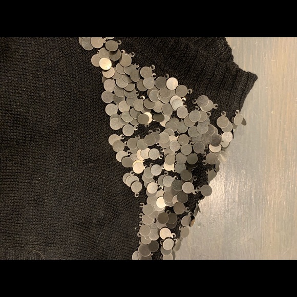 Guess Top ⭕️prices firm - Picture 2 of 2